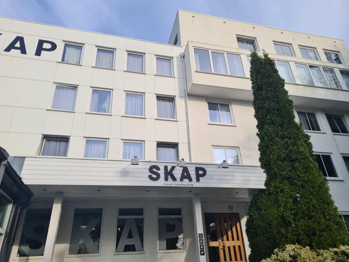Skap Hostel Мандал Екстериор снимка
