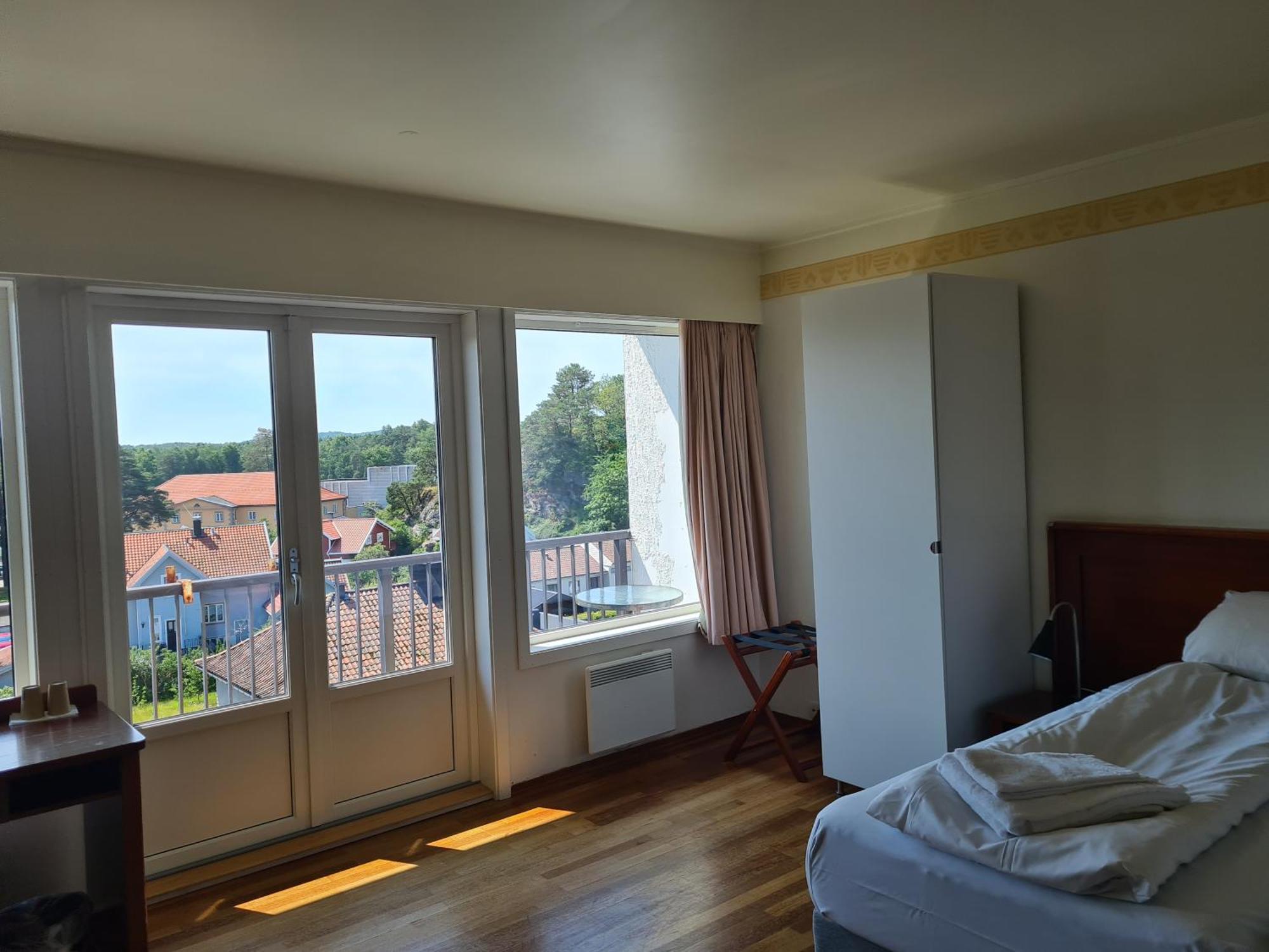 Skap Hostel Мандал Екстериор снимка