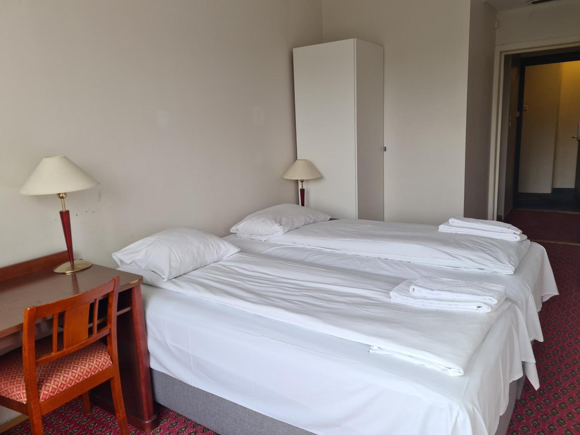 Skap Hostel Мандал Екстериор снимка
